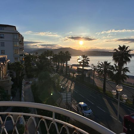Beach Front, Superbe Appartement Pour 4 Personnes Nicea Zewnętrze zdjęcie