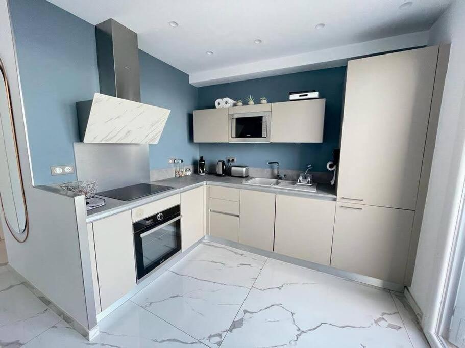 Beach Front, Superbe Appartement Pour 4 Personnes Nicea Zewnętrze zdjęcie