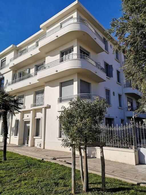 Beach Front, Superbe Appartement Pour 4 Personnes Nicea Zewnętrze zdjęcie