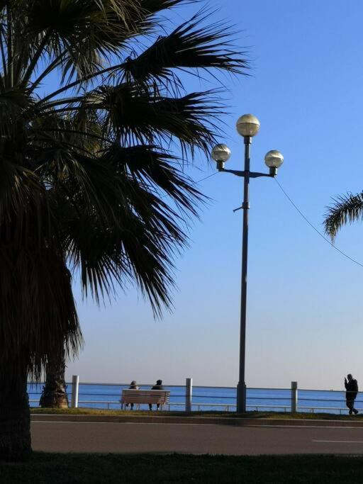 Beach Front, Superbe Appartement Pour 4 Personnes Nicea Zewnętrze zdjęcie