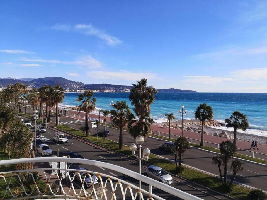 Beach Front, Superbe Appartement Pour 4 Personnes Nicea Zewnętrze zdjęcie