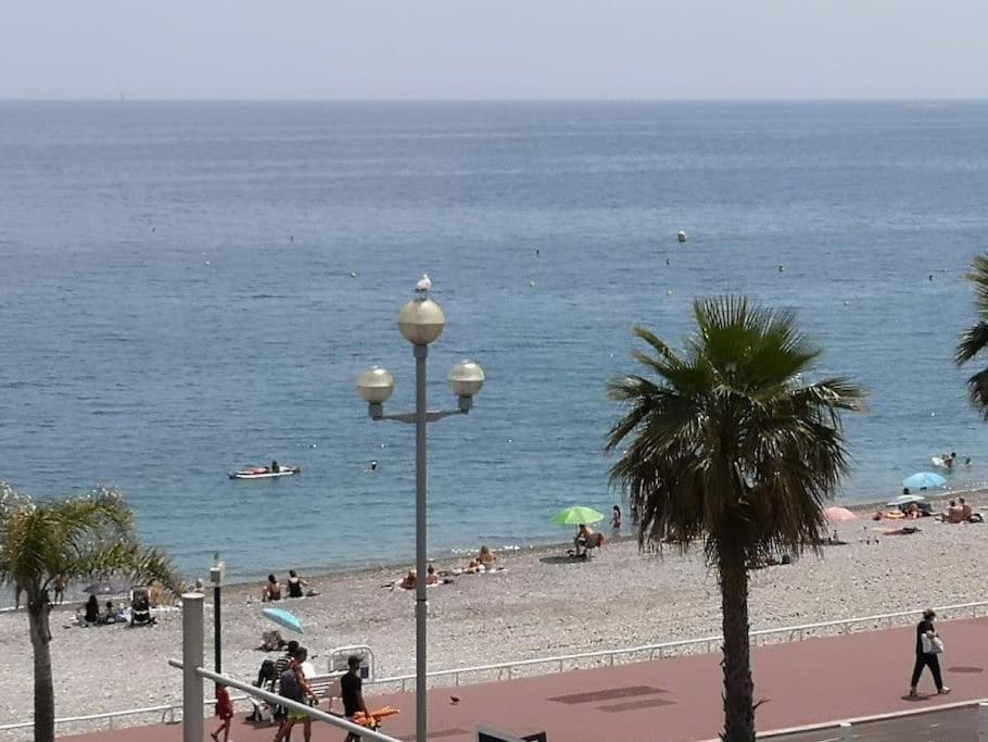 Beach Front, Superbe Appartement Pour 4 Personnes Nicea Zewnętrze zdjęcie