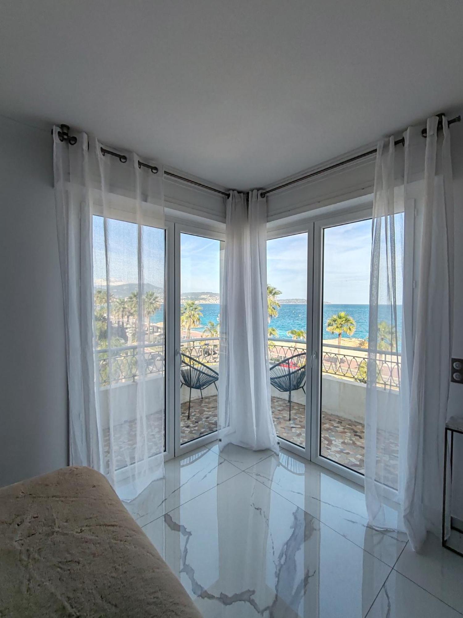 Beach Front, Superbe Appartement Pour 4 Personnes Nicea Zewnętrze zdjęcie