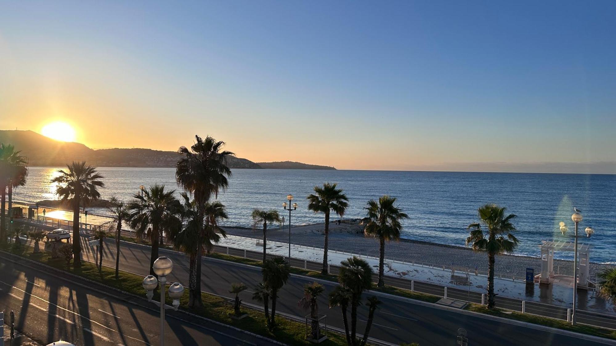 Beach Front, Superbe Appartement Pour 4 Personnes Nicea Zewnętrze zdjęcie
