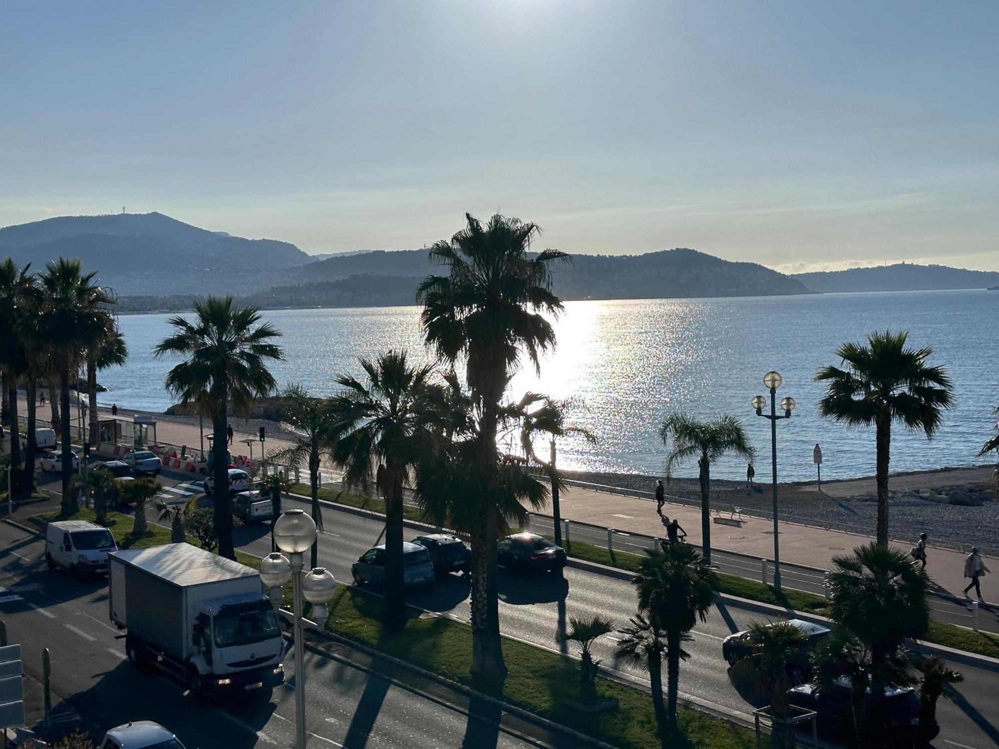Beach Front, Superbe Appartement Pour 4 Personnes Nicea Zewnętrze zdjęcie