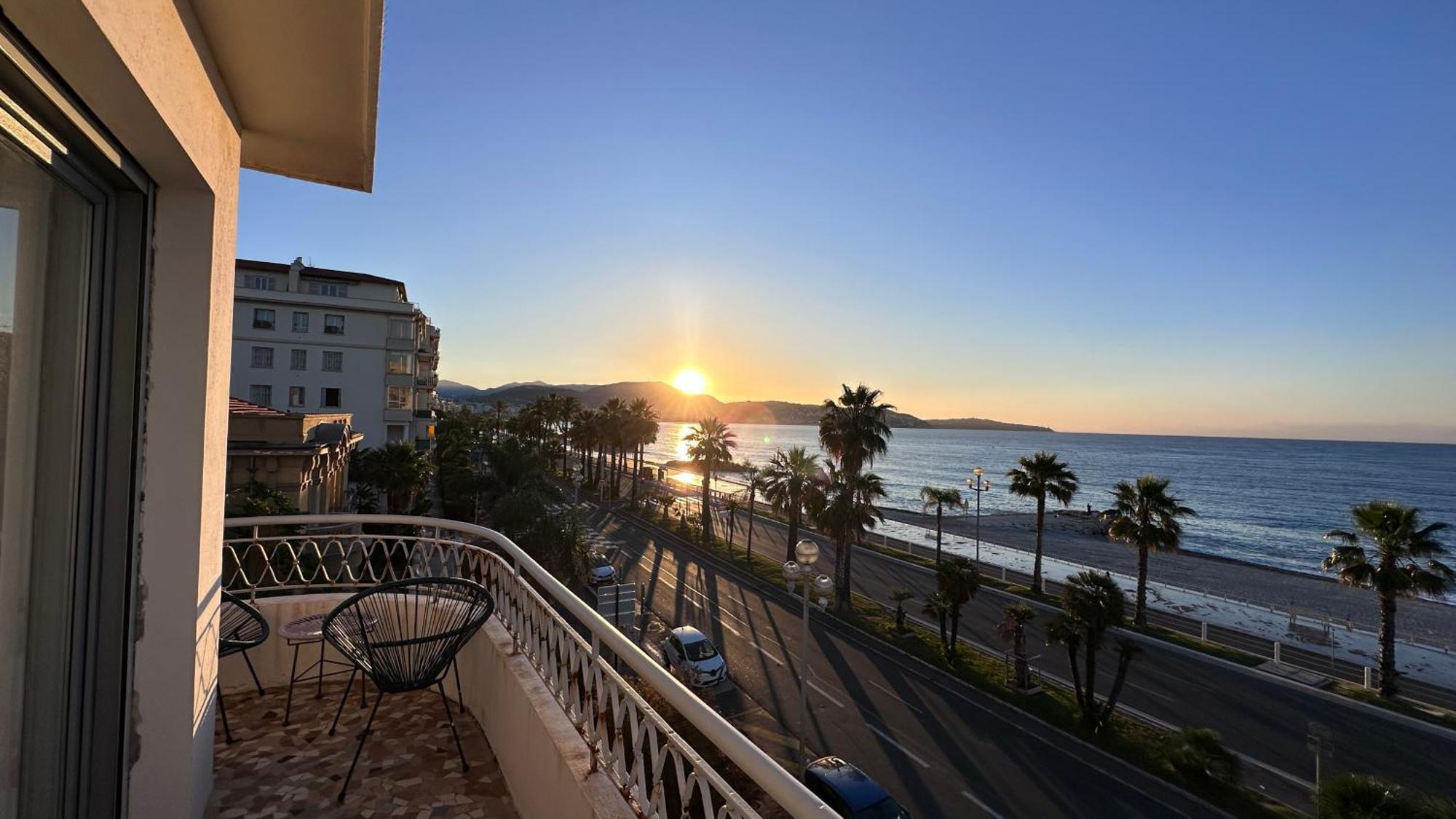 Beach Front, Superbe Appartement Pour 4 Personnes Nicea Zewnętrze zdjęcie