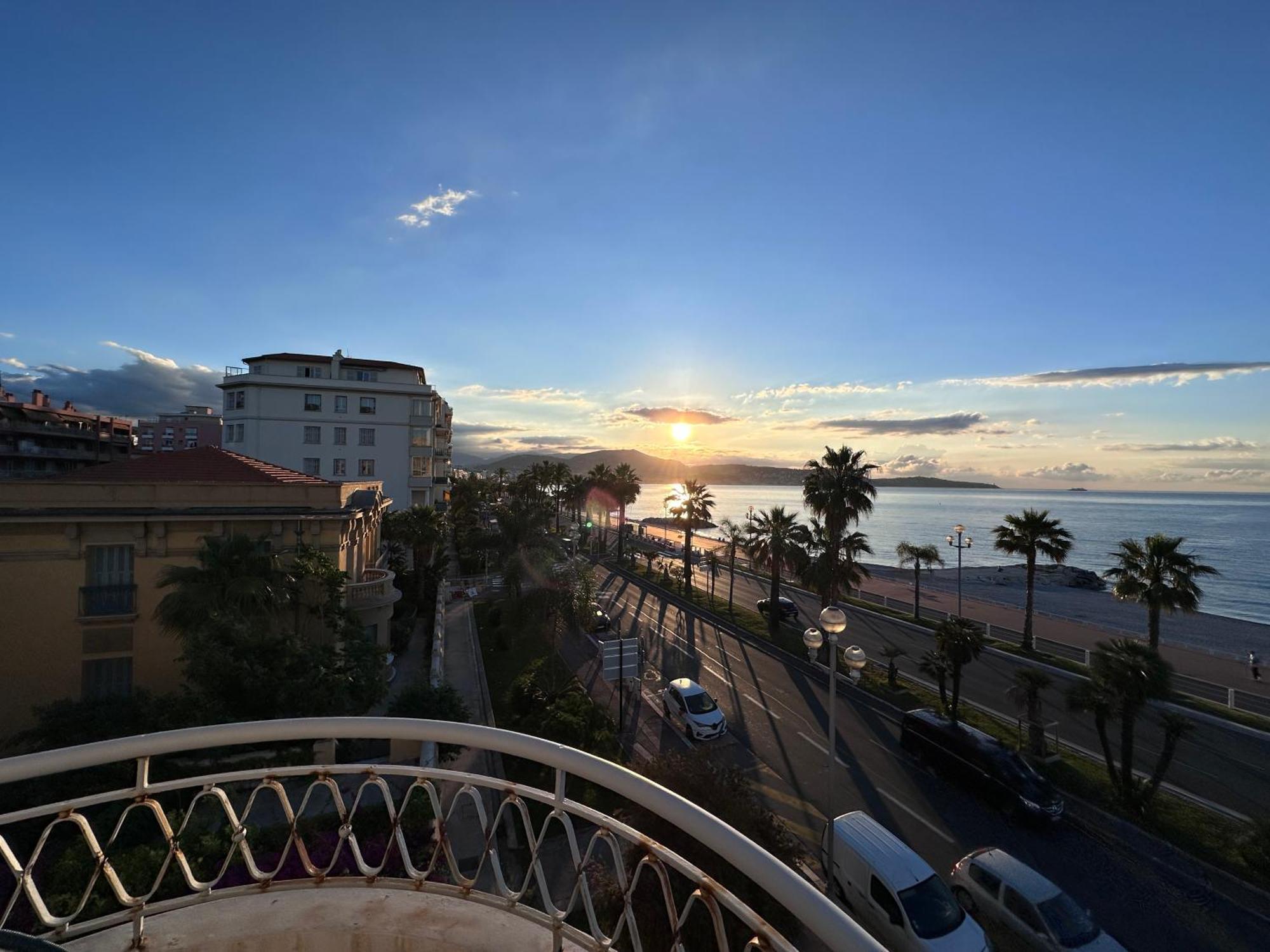 Beach Front, Superbe Appartement Pour 4 Personnes Nicea Zewnętrze zdjęcie